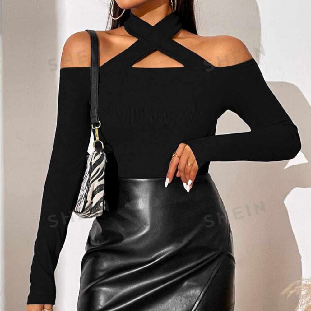 SHEIN Criss Cross Halter Neck Top